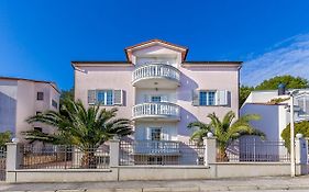 Apartments Ori